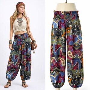 NWOT Vintage Bohemian Multicolor Paisley Printed Harem Pants (size 2)